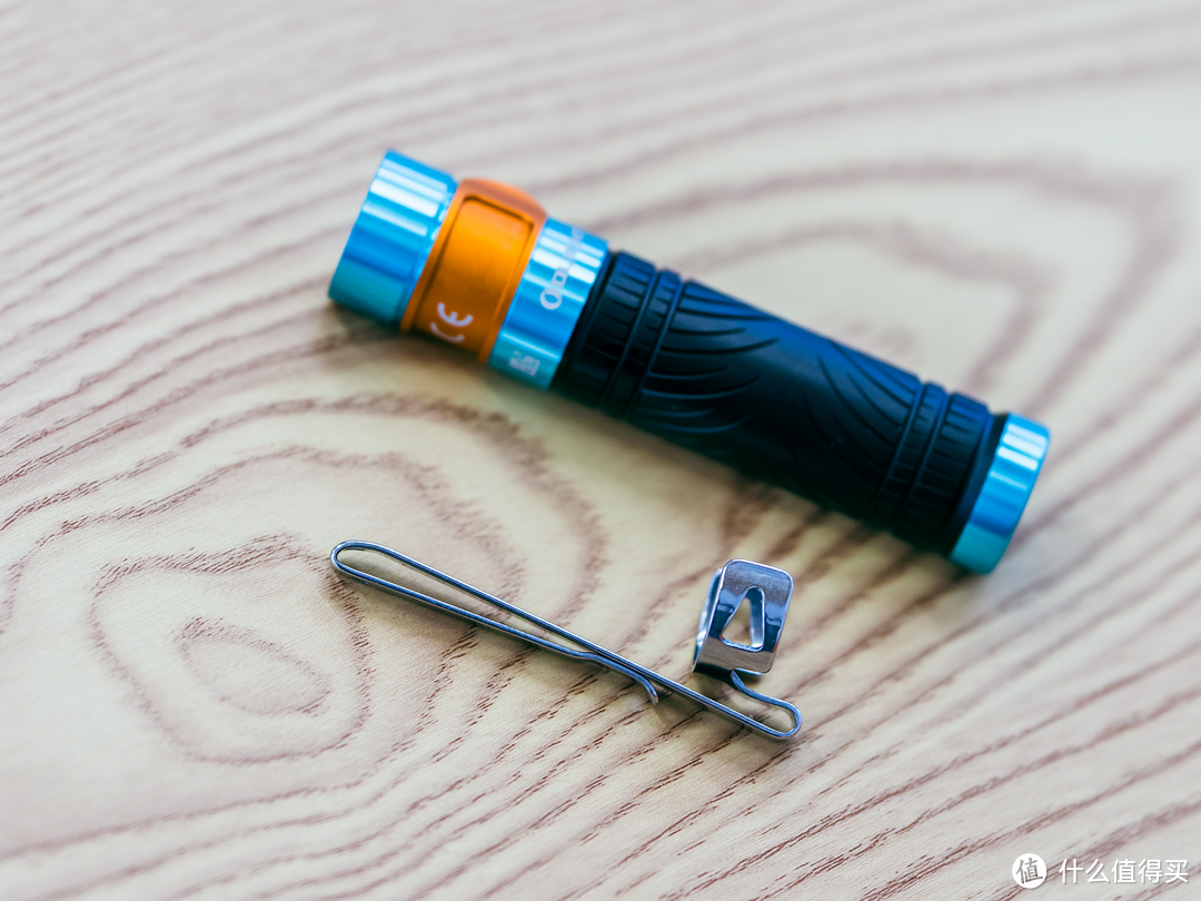 傲雷Baton3 PRO跑车限定版评测,炫酷且实用的EDC手电