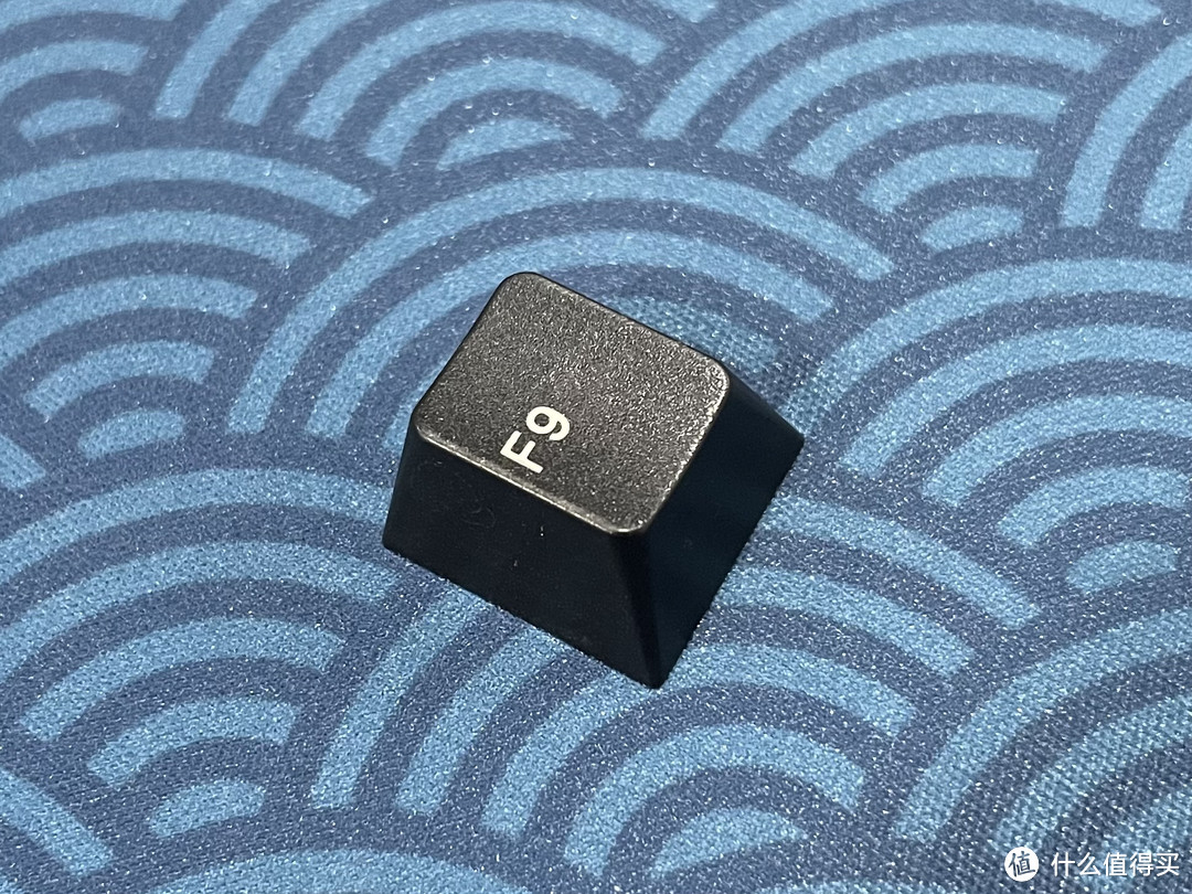 别在为选择ABS还是PBT而发愁了,试试POM键帽