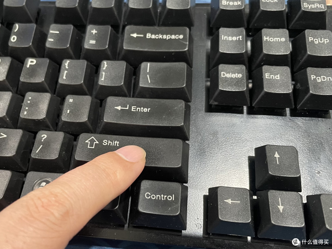 别在为选择ABS还是PBT而发愁了,试试POM键帽