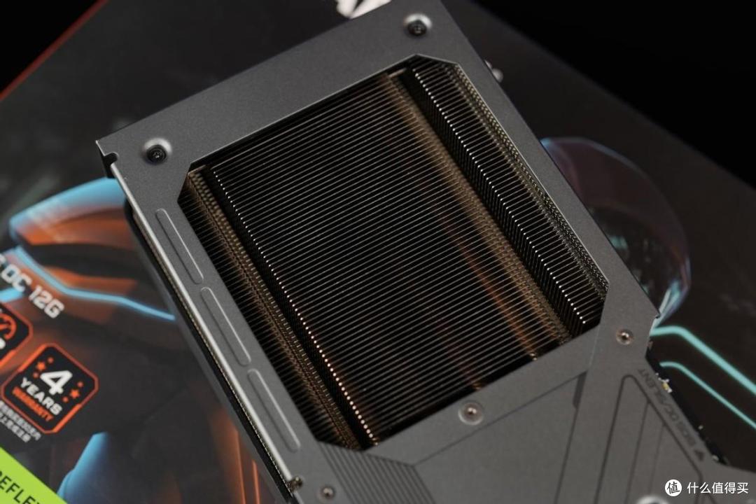技嘉RTX 4070 SUPER魔鹰显卡评测：游戏+AI生产力通吃 ！
