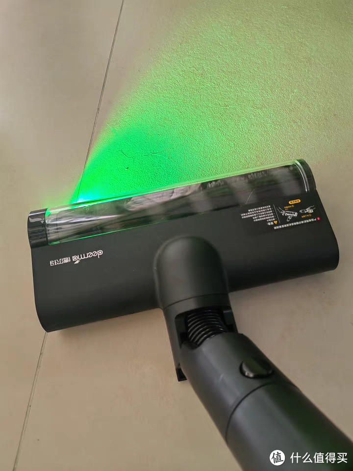 德尔玛T50Station绿光吸尘器：家庭清洁的革命者