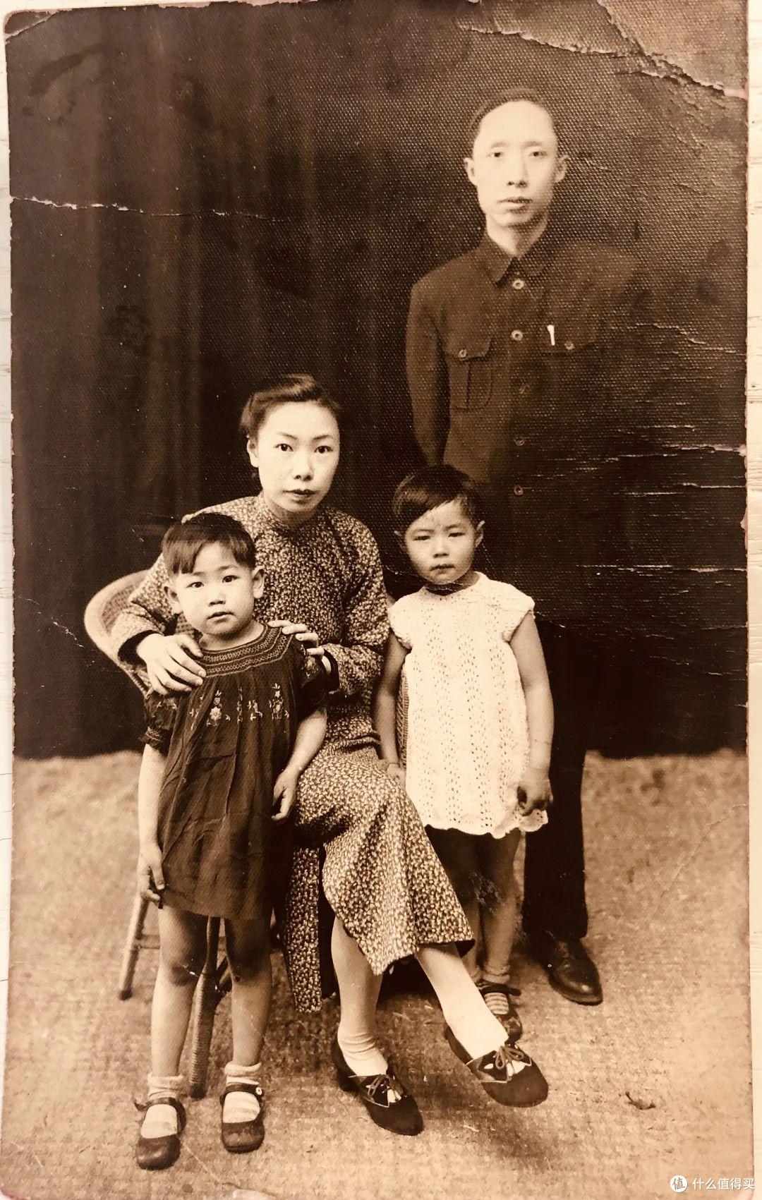 看到86岁吴彦姝出场,才懂什么叫优雅老去!盘发旗袍、仪态大方