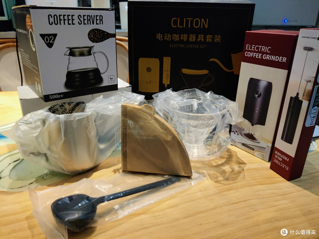 新手也能成大师?CLITON咖啡豆研磨套装评测报告出炉!享受手冲乐趣,和速溶or胶囊咖啡说拜拜