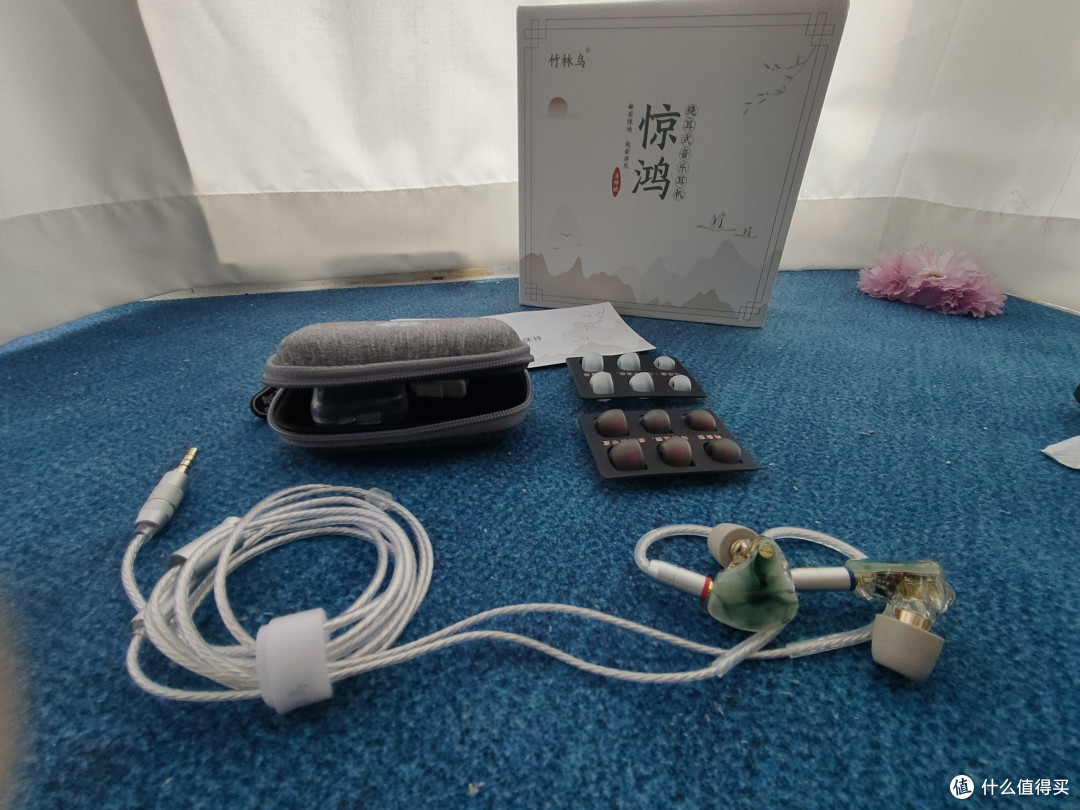 国风潮流款设计,高清通透音质耳机竹林鸟惊鸿