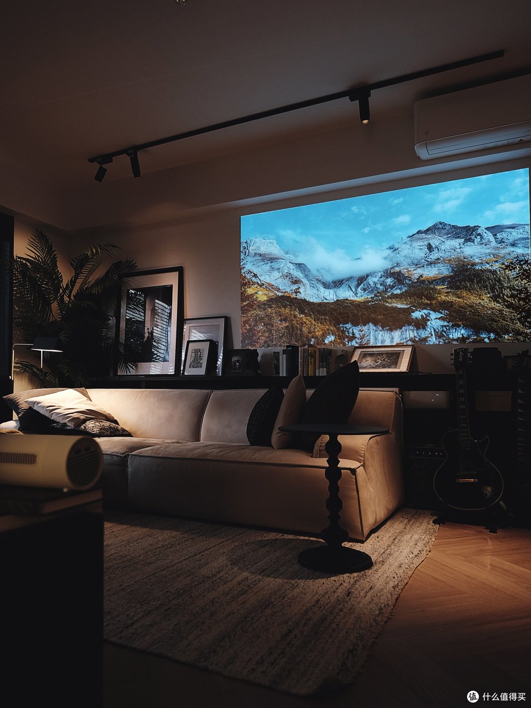 篇二十一:坚果p5超长续航便携投影仪发布,或将再次引领家用投影新潮流