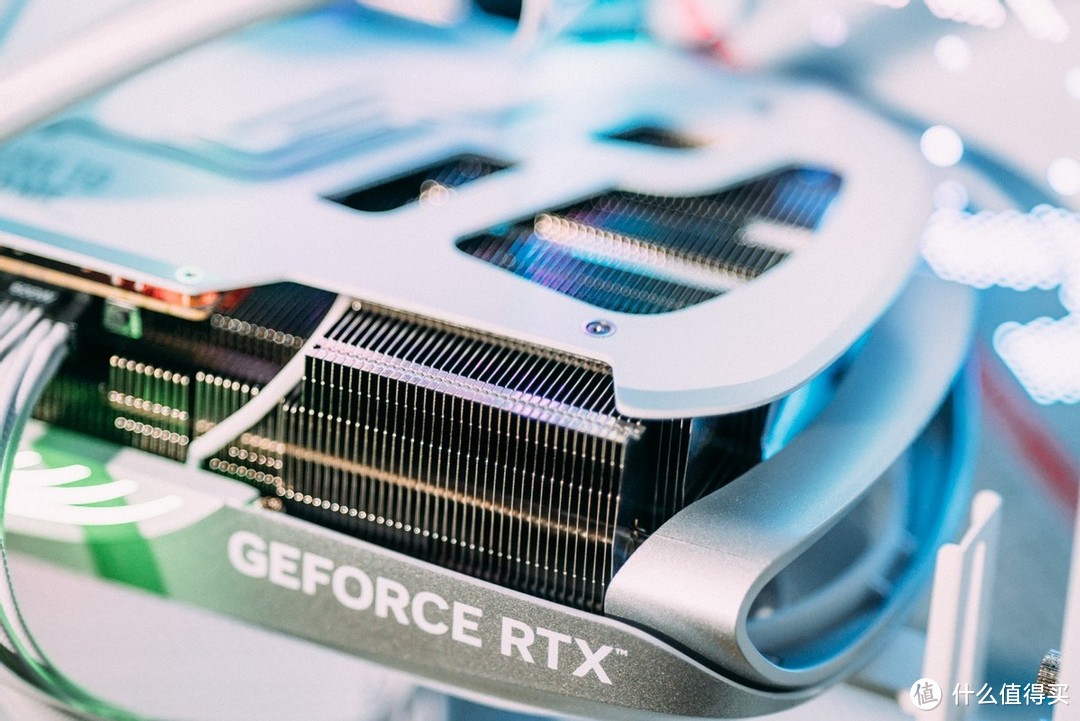 索泰GeForce RTX 4090 D TRINITY 月白评测：AI天花板，游戏无敌手