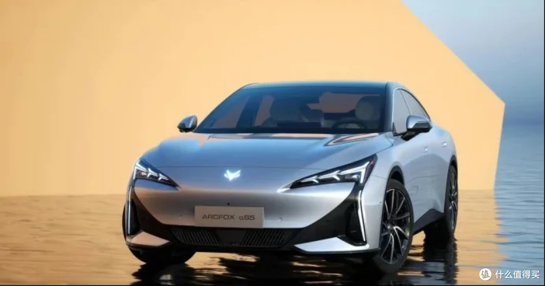 最高续航708km,极狐阿尔法S5预售价19.98万元起