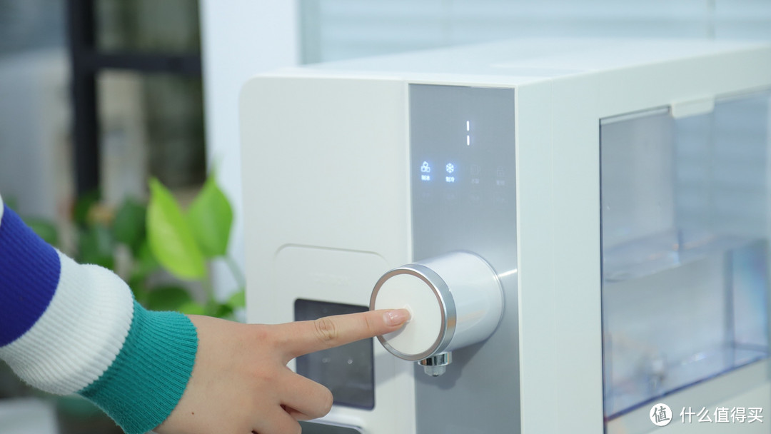 一年四季，宜米西塔制冰饮水机让你畅享制冰饮水自由