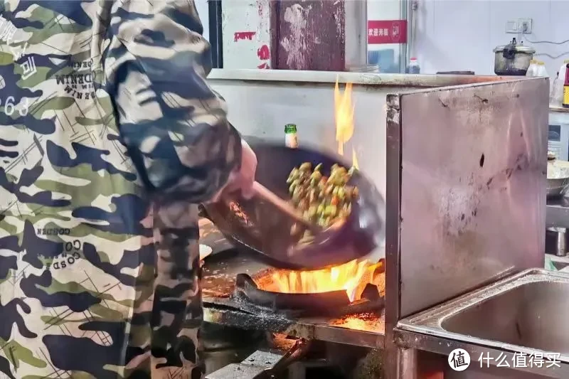 这座小城真神了!我敢保证90%的人都不知道它好吃到惊人!