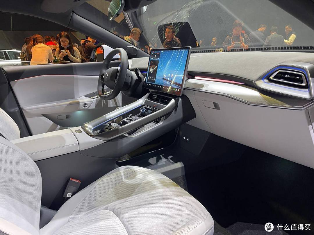 极狐阿尔法S5预售19.98万起，北汽集团背书就能有豪华车的底子？