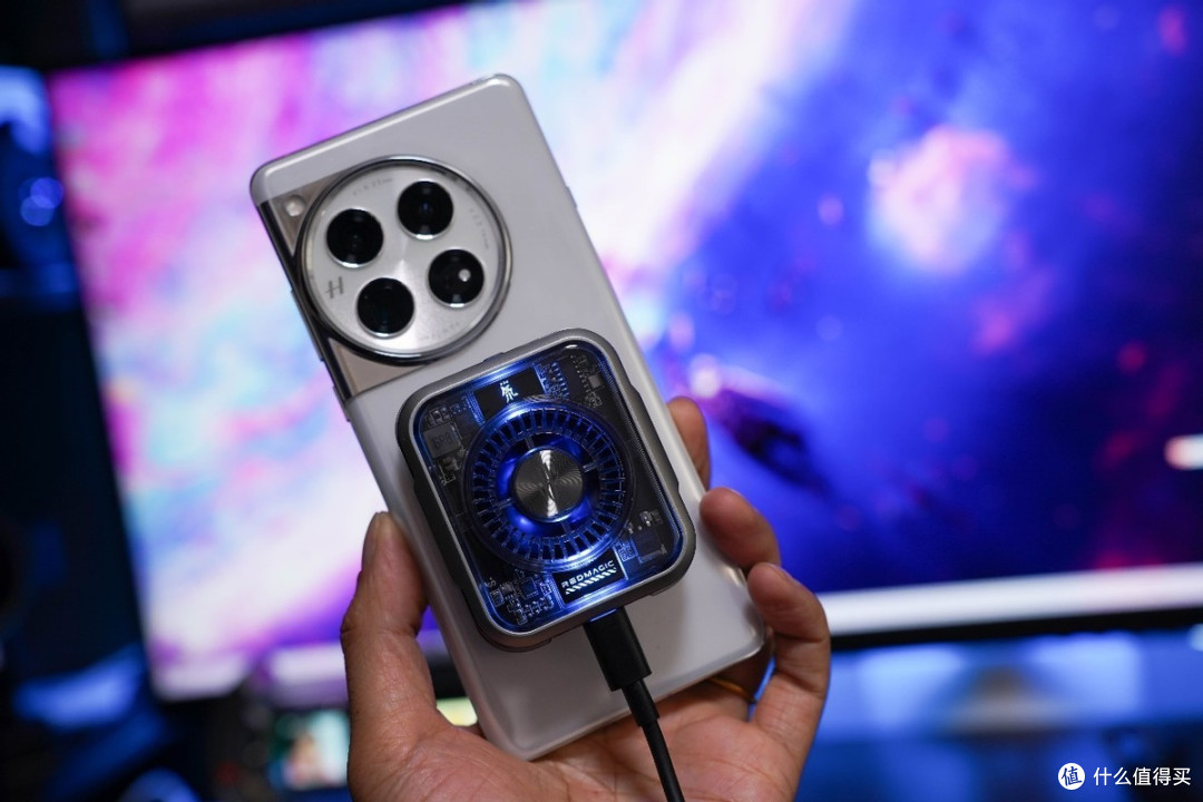 让骁龙8Gen3汗颜,红魔这款散热器又放大招