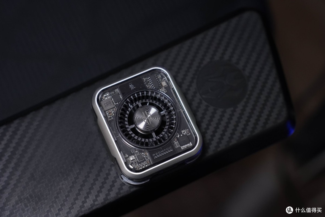 让骁龙8Gen3汗颜,红魔这款散热器又放大招