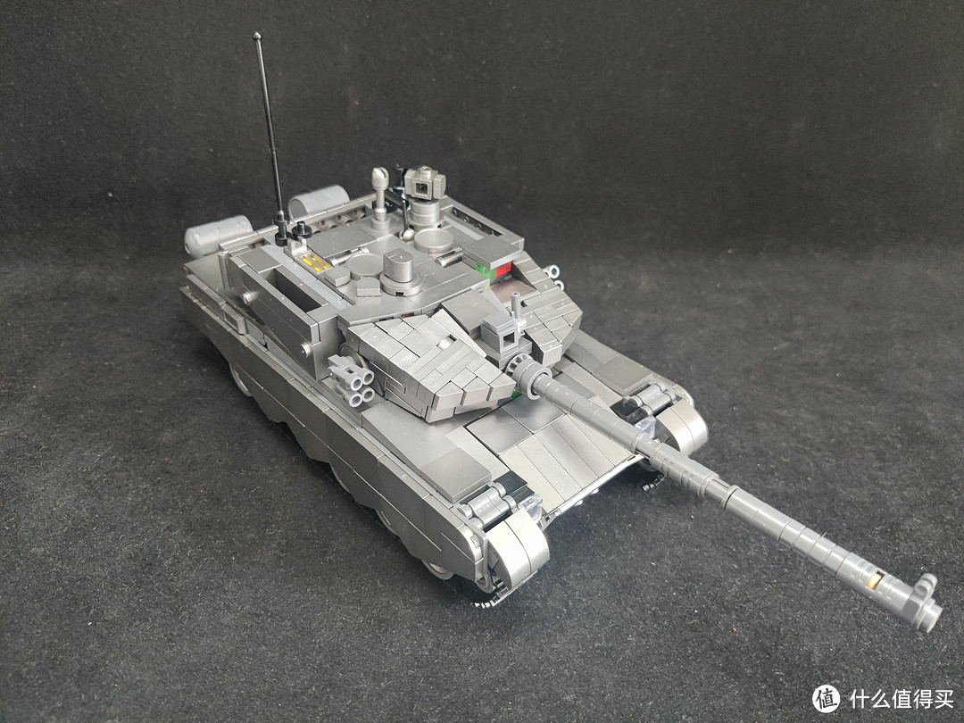 铁甲之梦——小鲁班 1/35 ZTZ–99A主战坦克 拼装积木测评