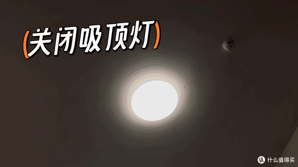 如何低成本打造「百变客厅」,从家庭影院到书房一键切换?