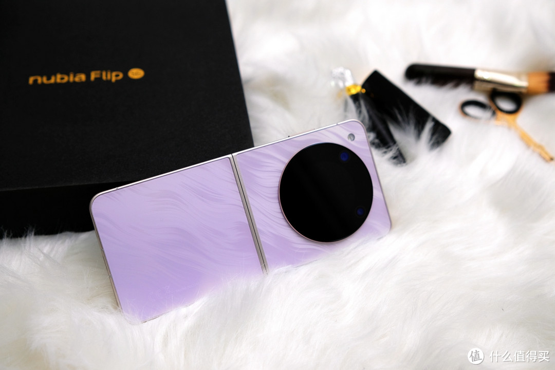 妹妹说紫色很有韵味——优雅迷人的努比亚Flip折叠手机