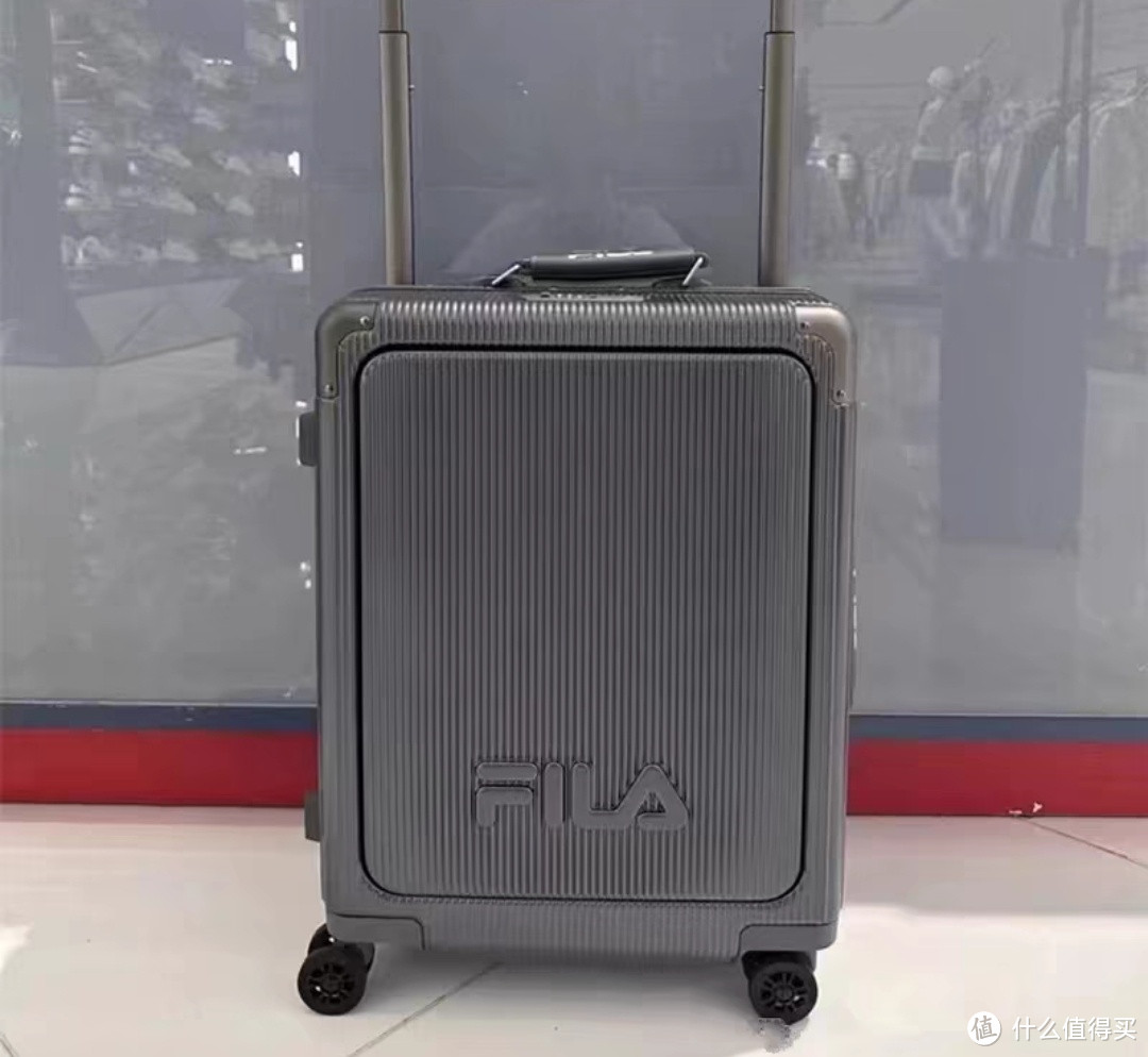 这两款行李箱怎么选