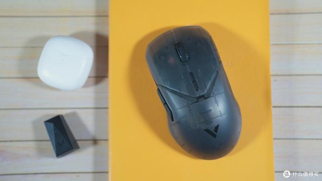 轻便、长续航、8K回报-雷柏疾速续航王VT9Air游戏鼠标