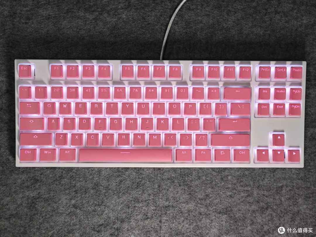 首席玩家郎MK8V2开箱：一款超级粉嫩的入门级机械键盘！