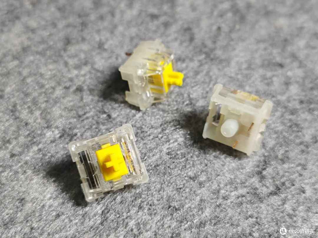 首席玩家郎MK8V2开箱：一款超级粉嫩的入门级机械键盘！
