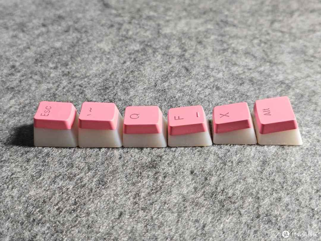 首席玩家郎MK8V2开箱：一款超级粉嫩的入门级机械键盘！
