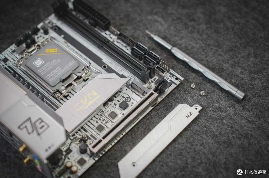 它造的ITX主板居然能这么香?七彩虹CVN B760I D5登陆舰主板上手实测