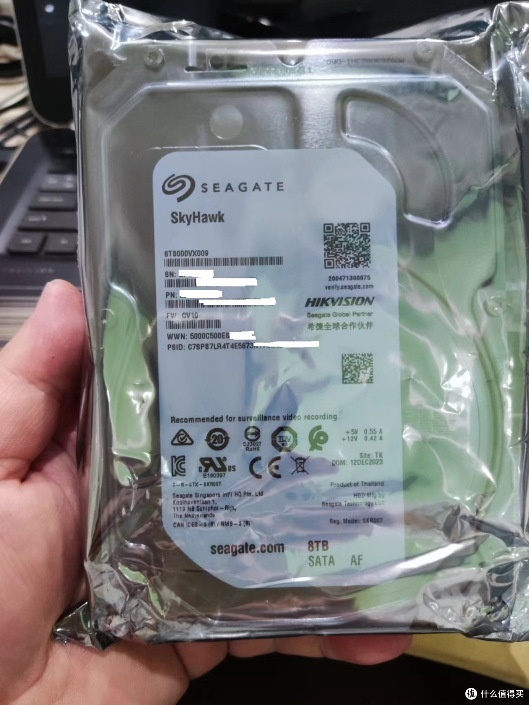 HIKVISION海康威视 希捷 监控级8TB硬盘开箱