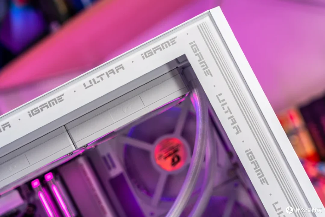 简洁七彩虹 iGAME ULTRA——B760M UltraZ+ 4060 UltraW+ C23MA UltraZ 装机分享