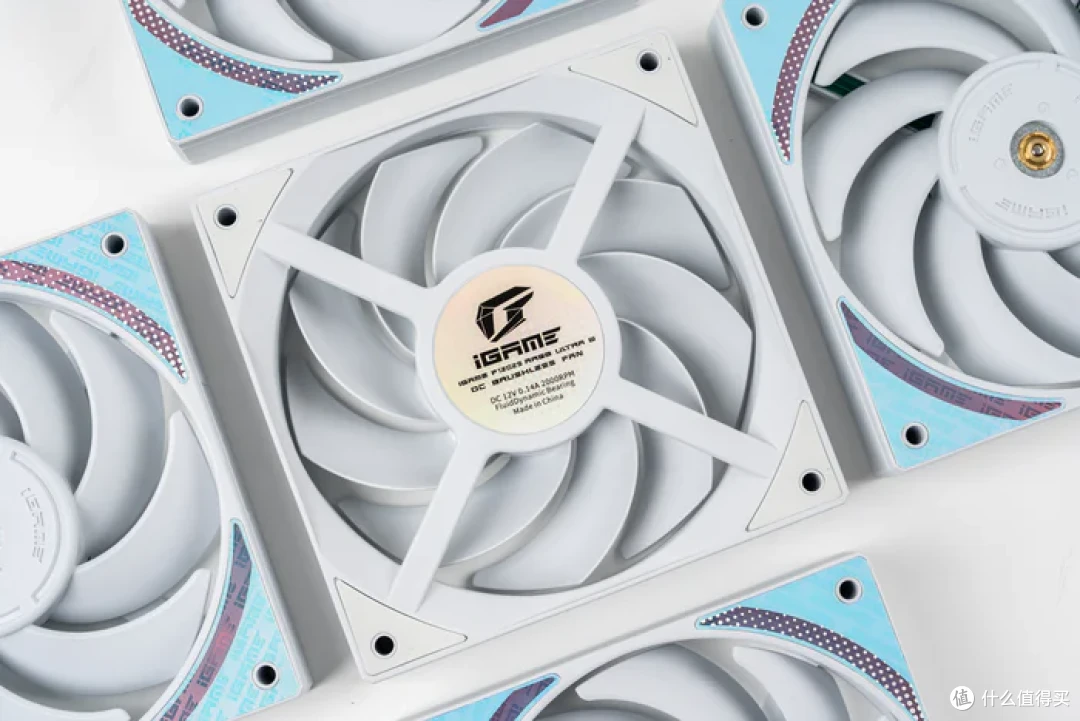 简洁七彩虹 iGAME ULTRA——B760M UltraZ+ 4060 UltraW+ C23MA UltraZ 装机分享