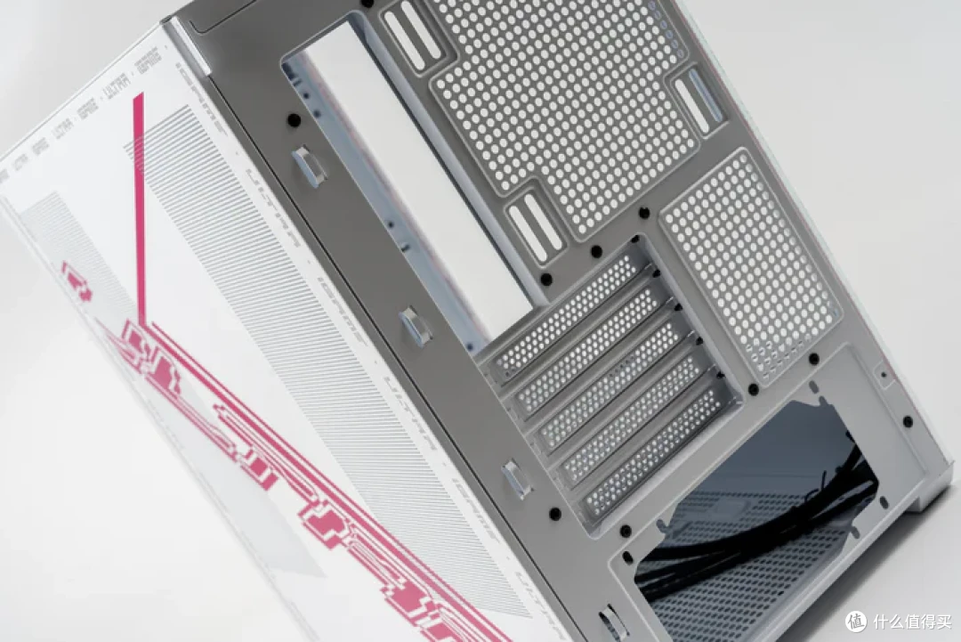 简洁七彩虹 iGAME ULTRA——B760M UltraZ+ 4060 UltraW+ C23MA UltraZ 装机分享