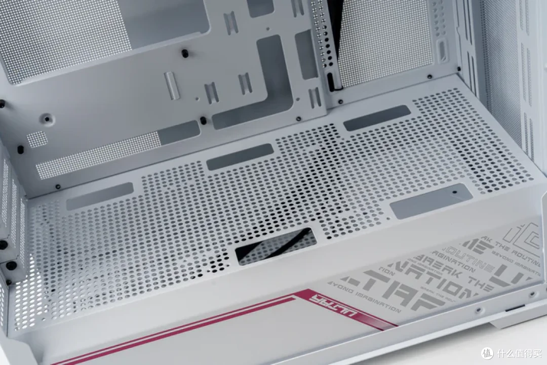 简洁七彩虹 iGAME ULTRA——B760M UltraZ+ 4060 UltraW+ C23MA UltraZ 装机分享