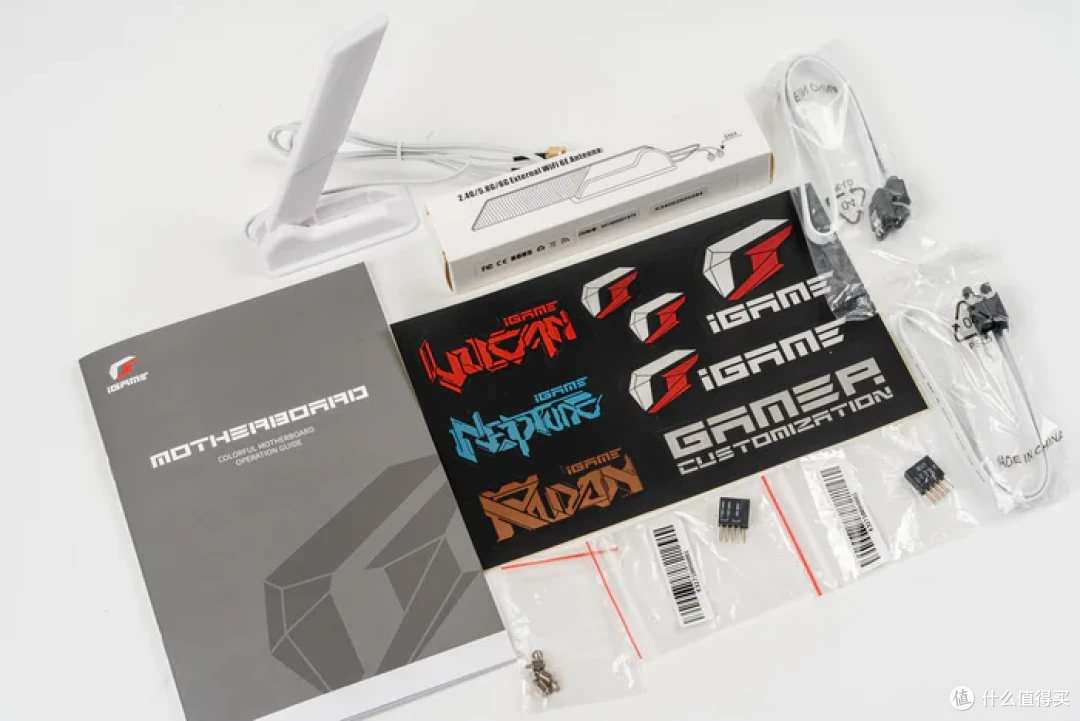 简洁七彩虹 iGAME ULTRA——B760M UltraZ+ 4060 UltraW+ C23MA UltraZ 装机分享