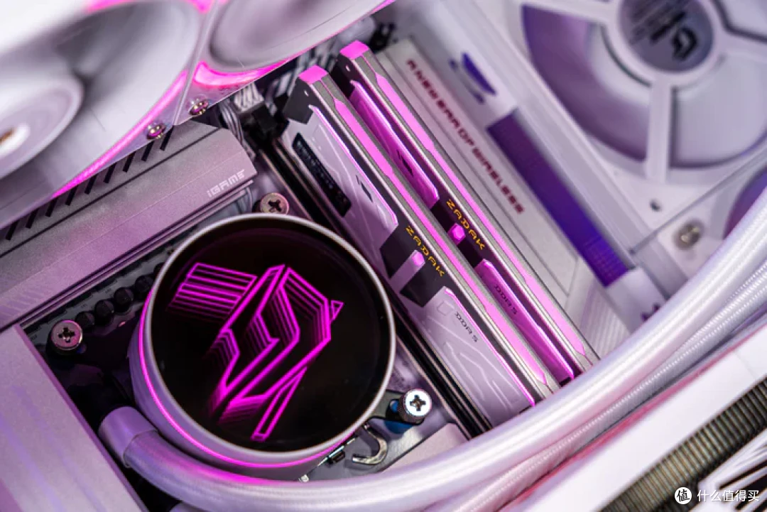 简洁七彩虹 iGAME ULTRA——B760M UltraZ+ 4060 UltraW+ C23MA UltraZ 装机分享