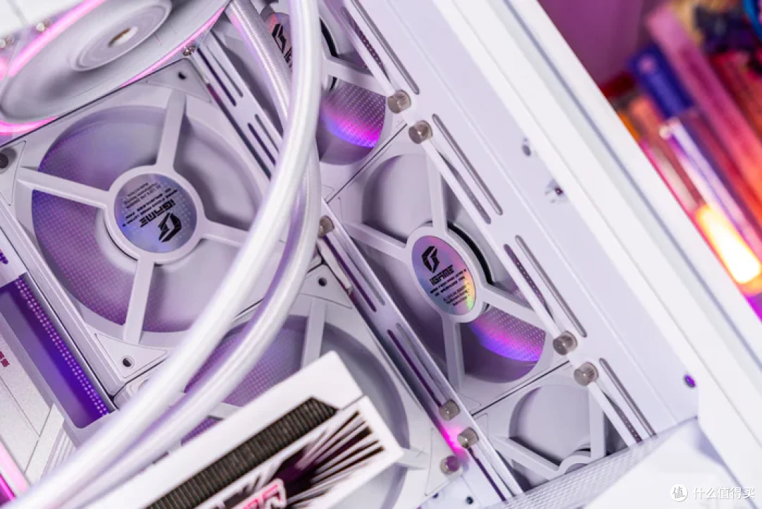简洁七彩虹 iGAME ULTRA——B760M UltraZ+ 4060 UltraW+ C23MA UltraZ 装机分享