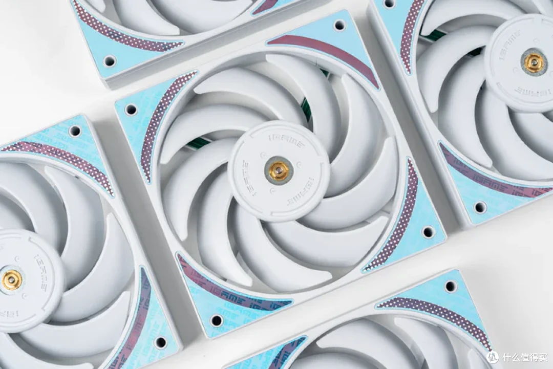 简洁七彩虹 iGAME ULTRA——B760M UltraZ+ 4060 UltraW+ C23MA UltraZ 装机分享