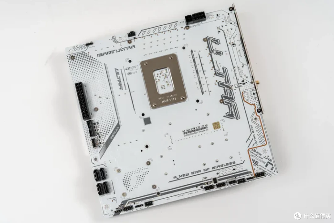简洁七彩虹 iGAME ULTRA——B760M UltraZ+ 4060 UltraW+ C23MA UltraZ 装机分享