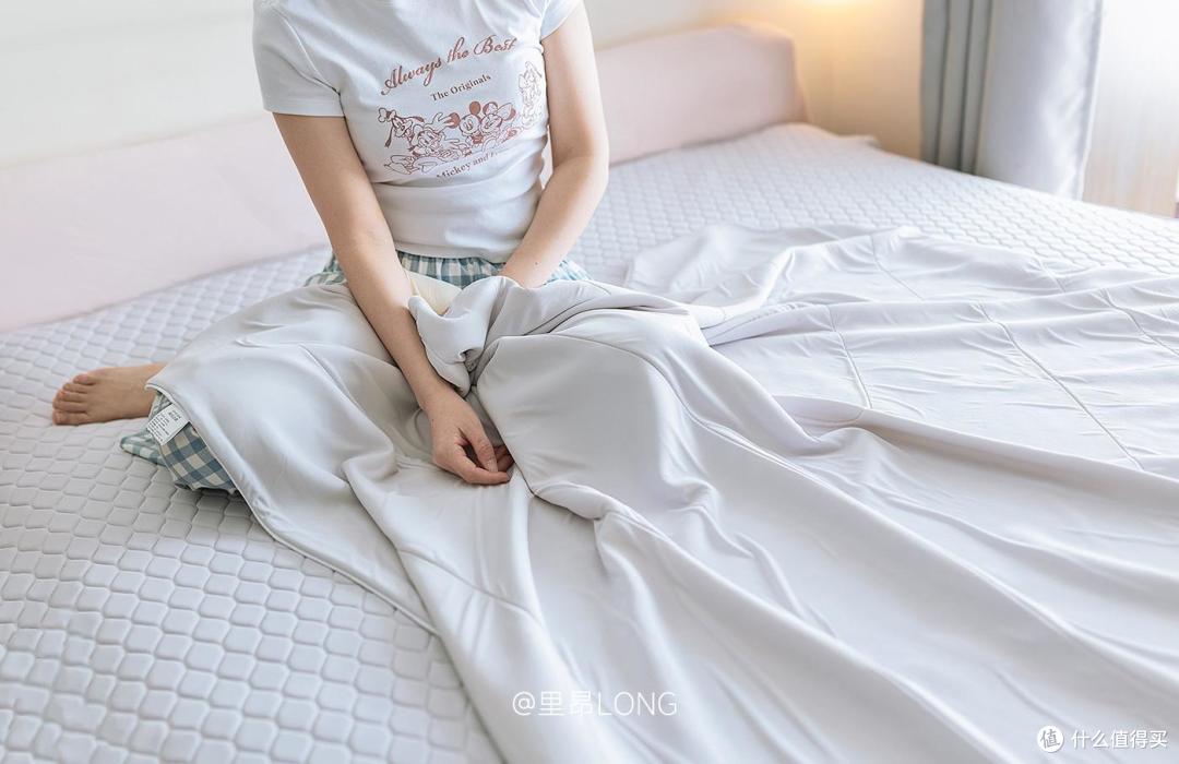 愉悦之家 硅胶凉席+夏被套装:舒爽夏日,伴你入眠