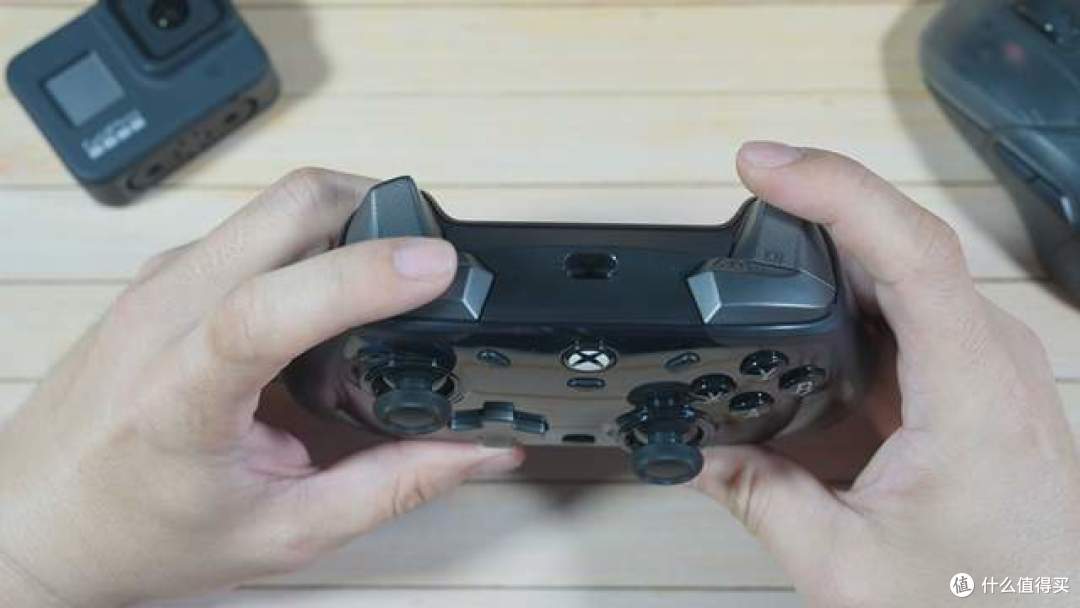 玩游戏必备外设，微动按键，炫酷灯带-盖世小鸡GAMESIR影舞者手柄