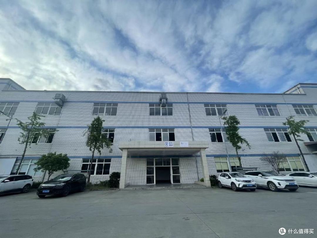 砸一百万装修,先跑一百家工厂,软硬装防踩雷调研篇一:床垫