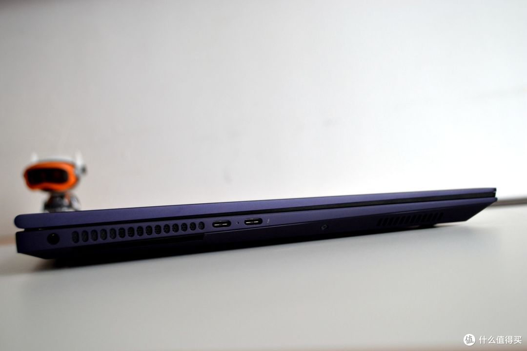 英特尔这牙膏挤爆了!Ultra 5 125H到底有多强?荣耀MagicBook Pro 16首款AI PC超详细评测
