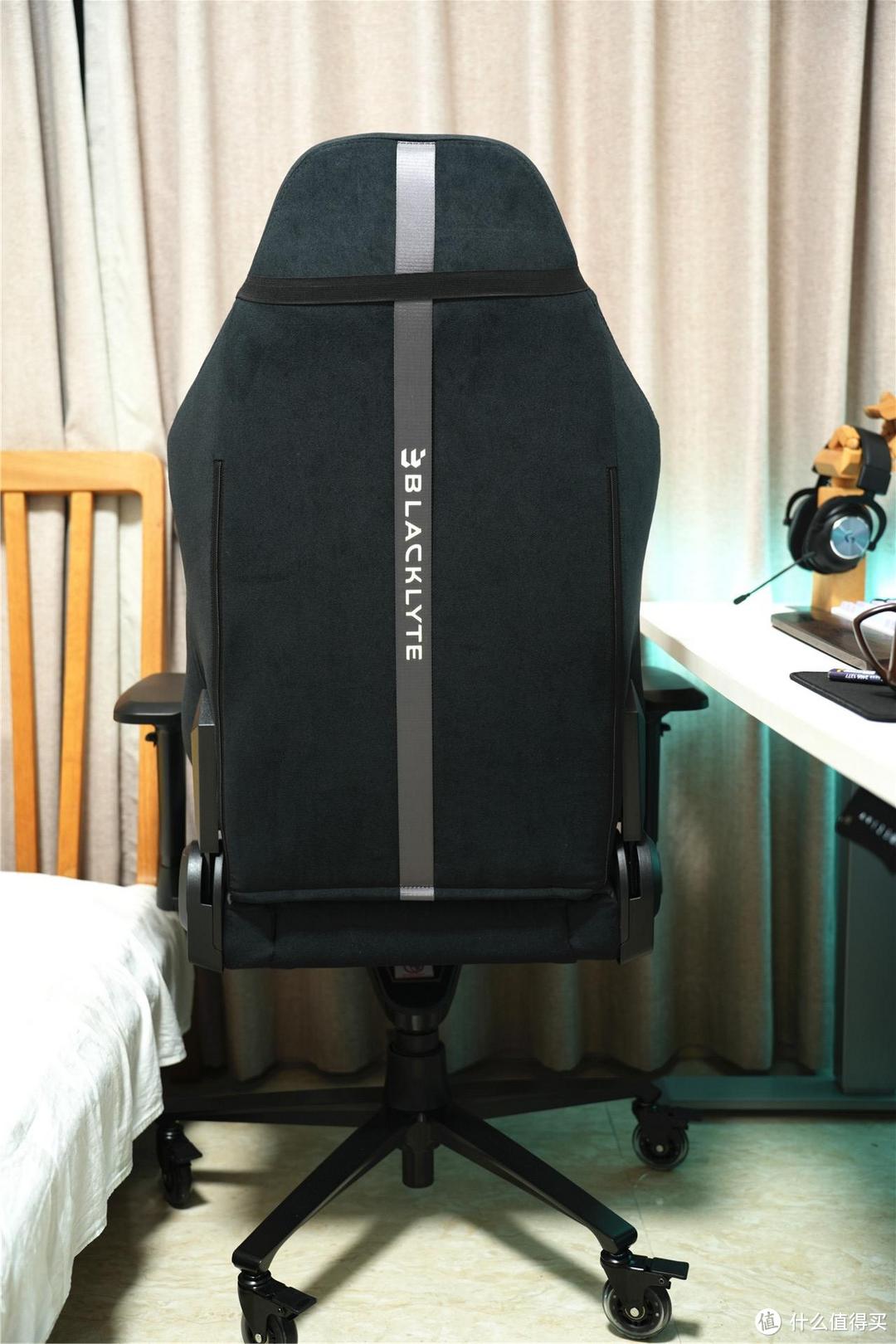电竞房标配 潮流舒适兼具 BLACKLYTE 逐夜潮牌电竞椅L410使用体验
