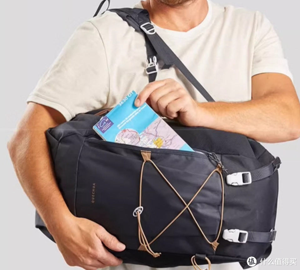 迪卡侬户外旅行包，不管是钓鱼还是露营，这款包都值得拥有。