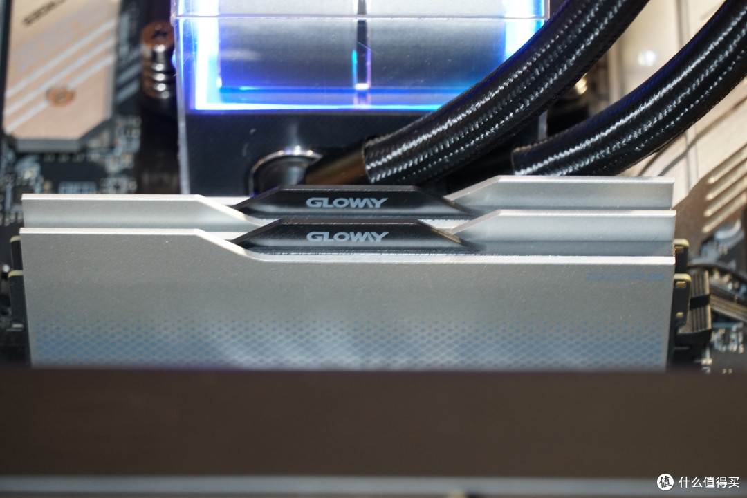 7.2Ghz的低调实力:光威“龙武”DDR5内存简评