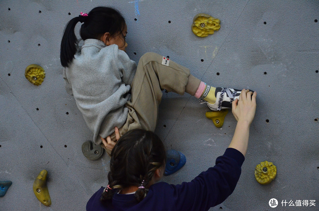 从冷门到时尚，为什么越来越多的孩子学攀岩？