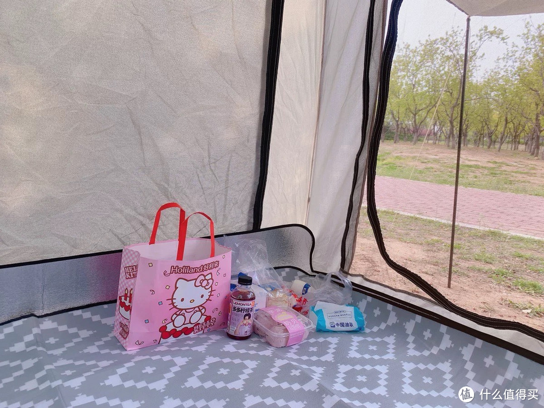 宽敞舒适的帐篷，便捷收纳与品质升级