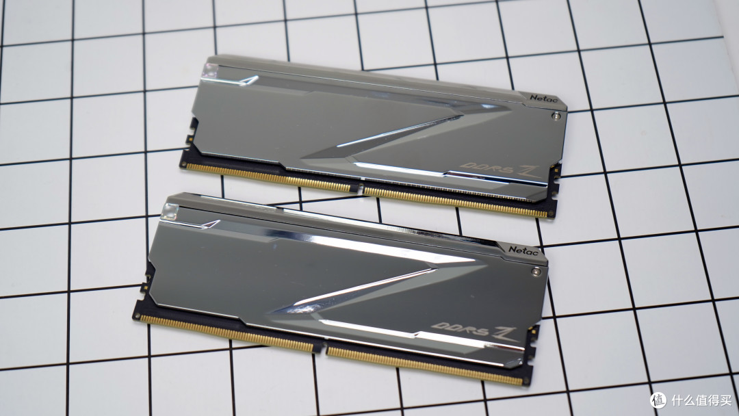 朗科 DDR5-7200MHz内存条:突破8000MHz超频,搭建14代酷睿平台的绝佳选择