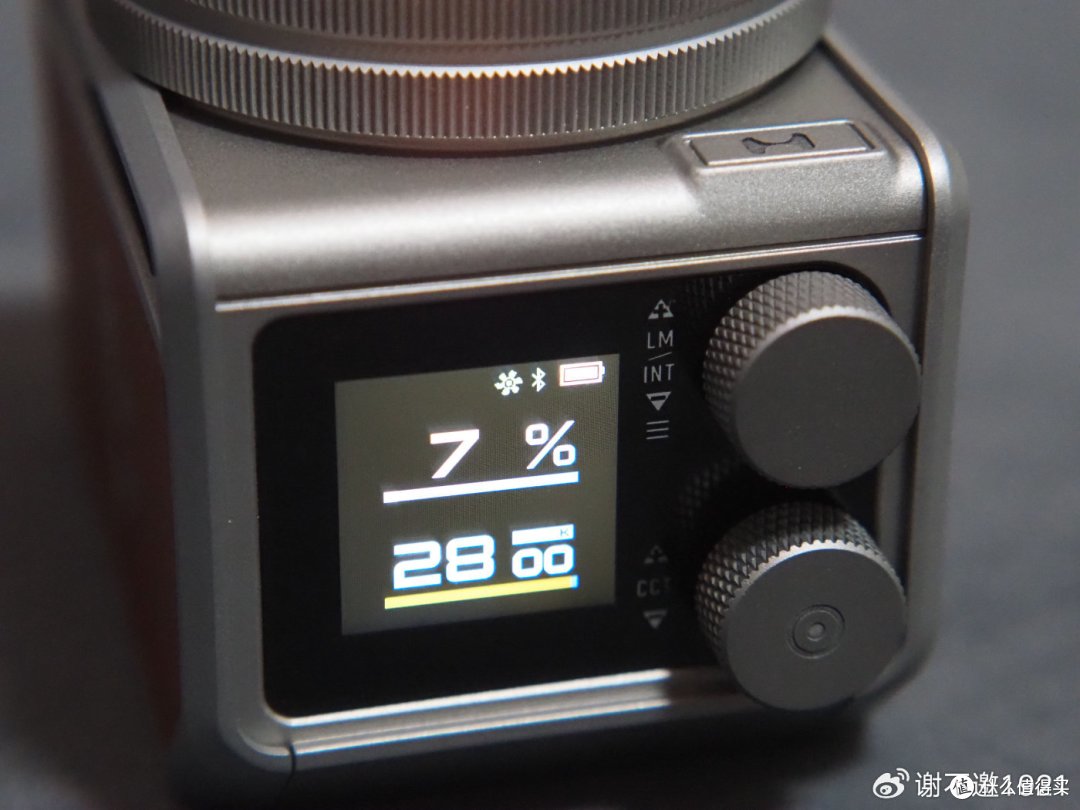 复古魅力,现代光影:Hobolite或泊MINI便携摄影灯深度体验分享