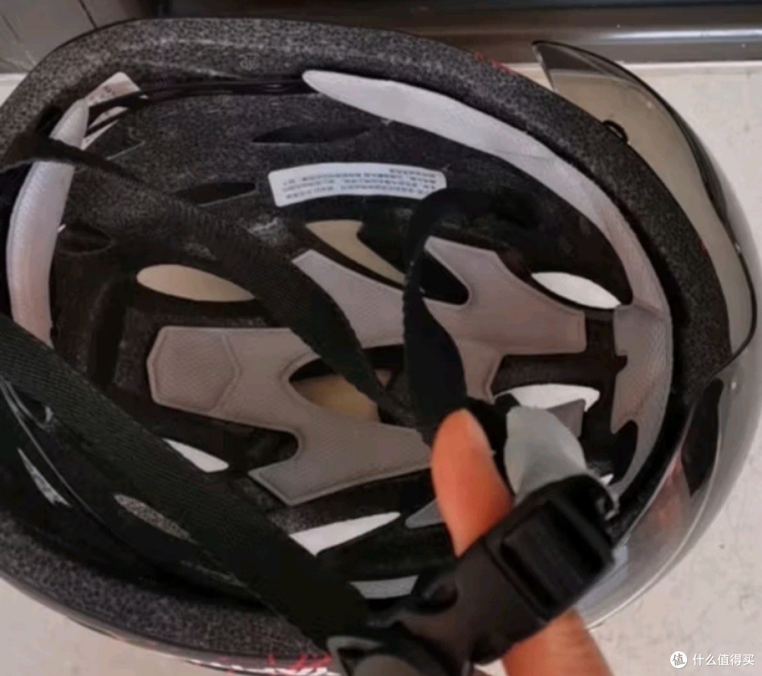 质量比较好的安全头盔 662cdd7df7297142.jpg_e1080.jpg