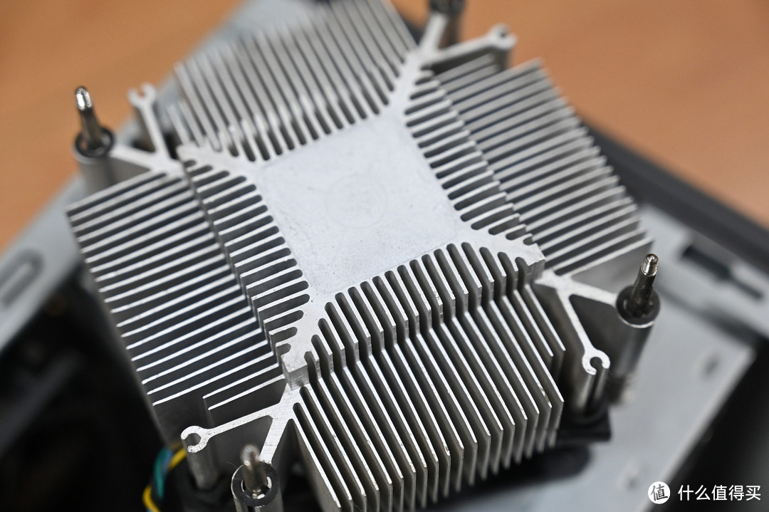 如何轻松干净的更换CPU导热硅脂及小工具分享