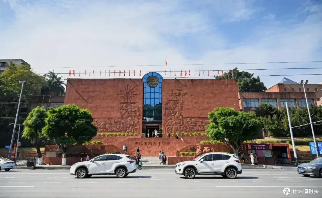 一本书赚240w,马伯庸躺赢职场全靠“抠”?