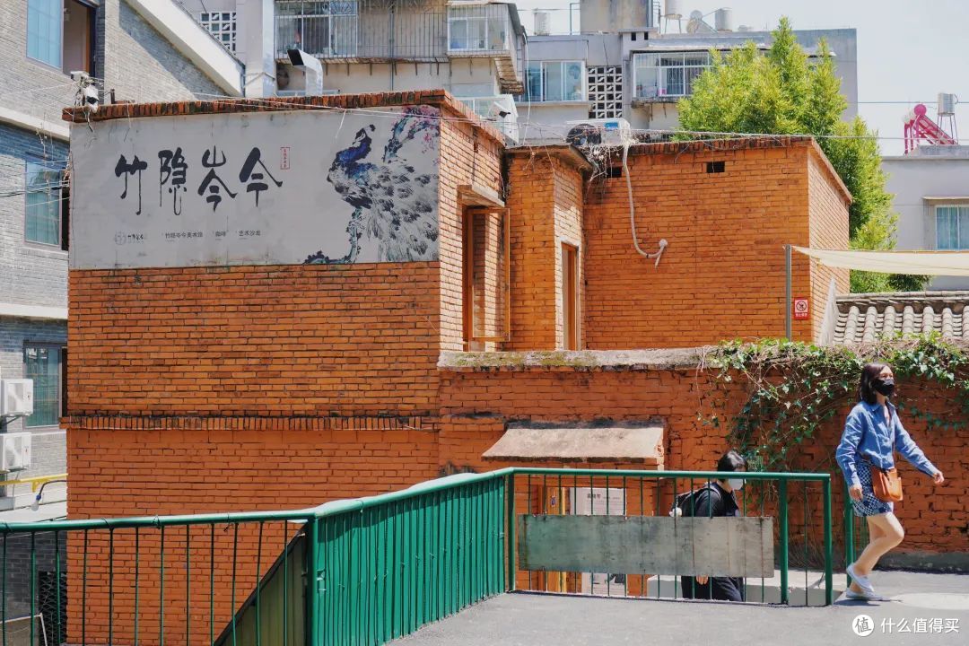 鲜花自由!小吃自由!咖啡自由!谁会不爱她啊